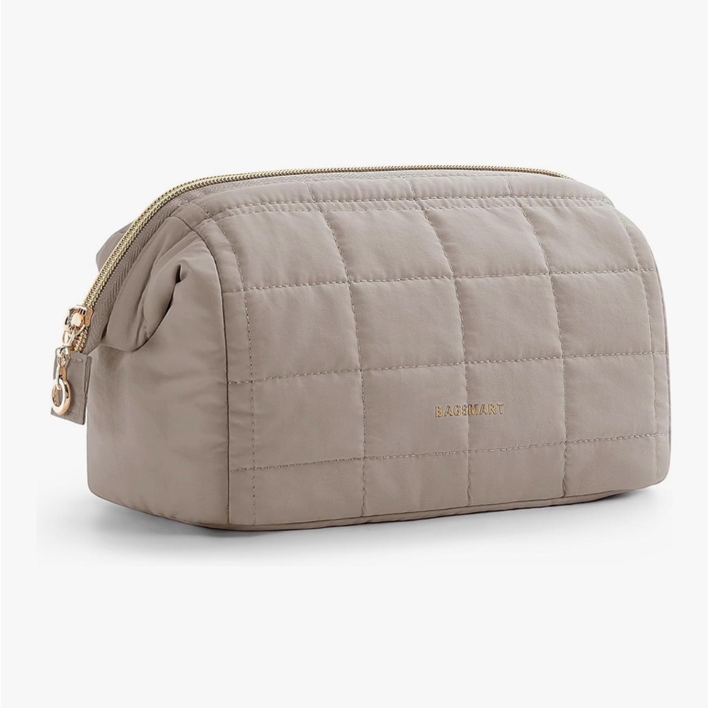 BAGSMART Quilted Makeup Bag – Puffy Wide-Open Toiletry Organizer (Camel)